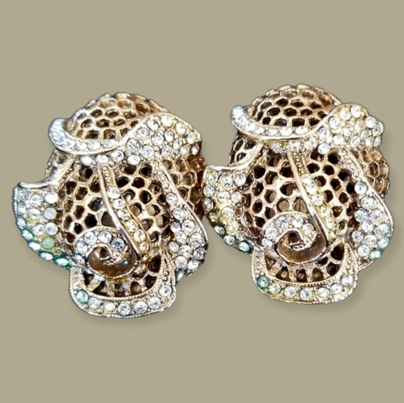 Vintage Mid Century Rose Design Gold Tone Rhinestone Clip Earrings - Picture 1 of 15
